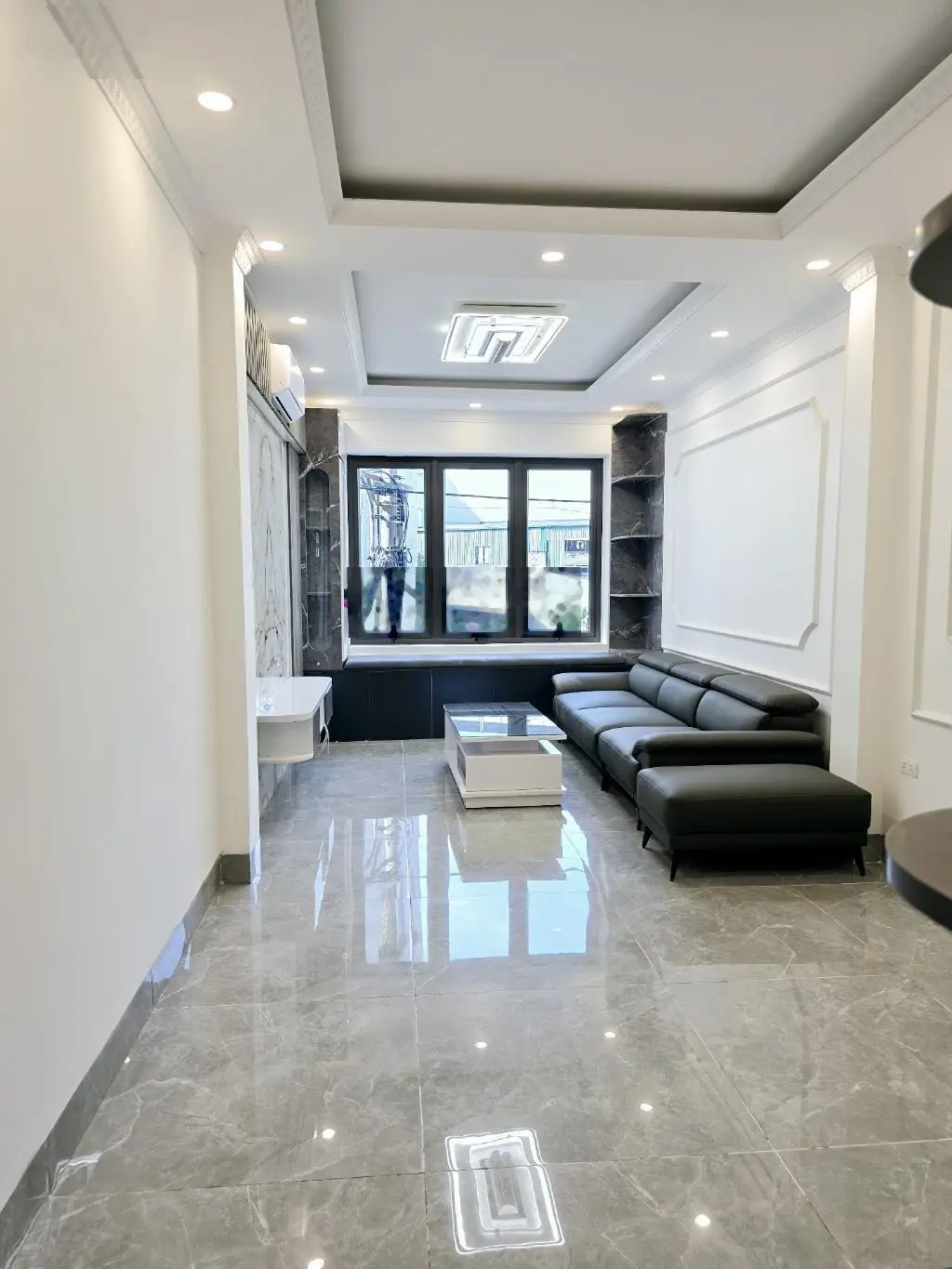 Siêu phẩm thạch bàn 40m2 x 6t thang máy gara ô tô ngõ thông kinh doanh tốt an sinh đỉnh cao
