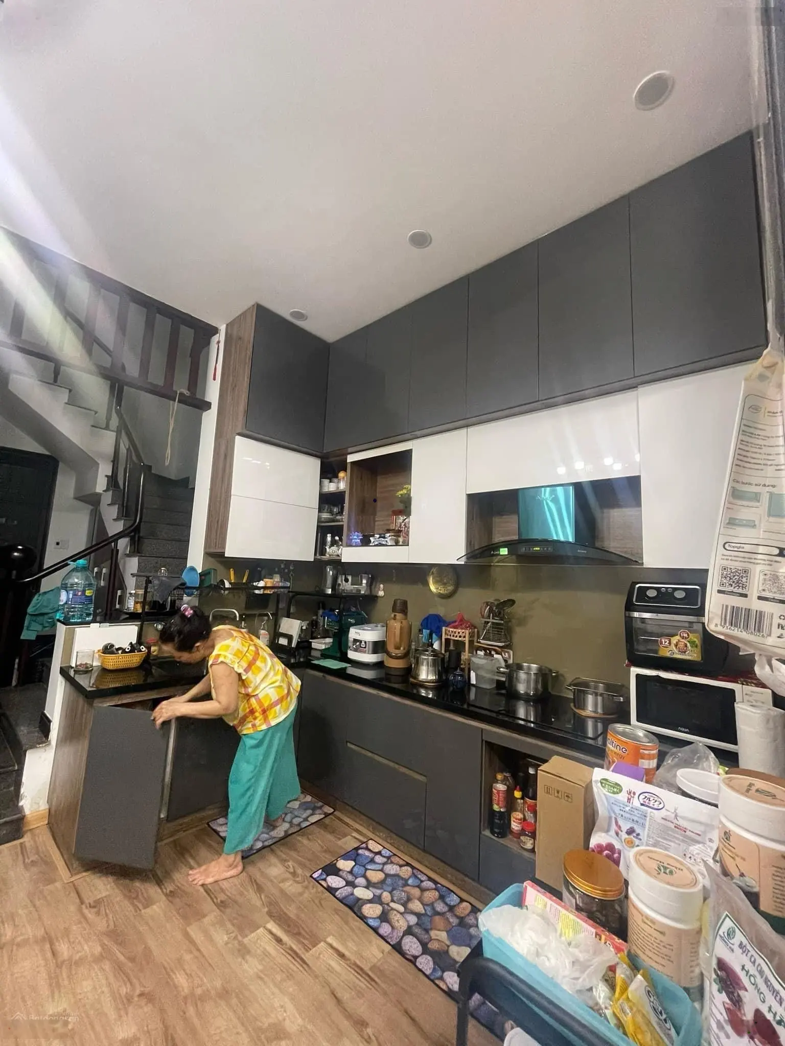 3 tầng đường 10m5 Sát Cách mạng tháng 8 chỉ 5ty950 có thương lượng