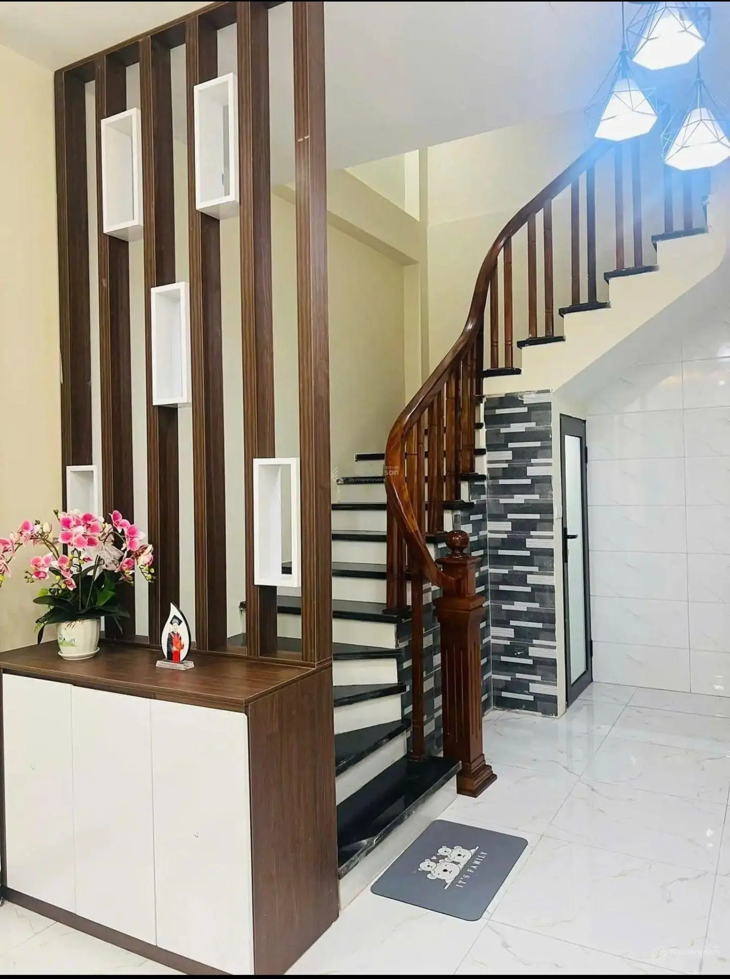 Siêu hiếm, 5T phố Bạch Mai, đầy đủ công năng, về ở ngay, gần mặt phố, chỉ hơn 4 tỷ