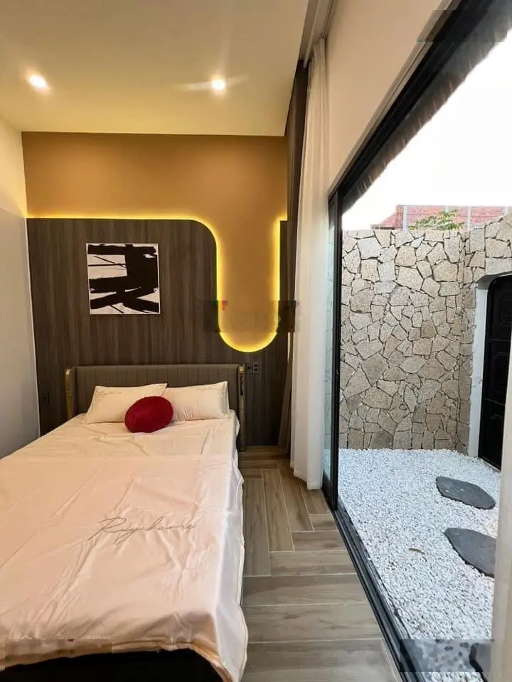 Bán nhà đẹp 3 tầng full nội thất tâm huyết toạ lạc tại Nam Hoà Xuân, sau lưng shophouse Minh Mạng