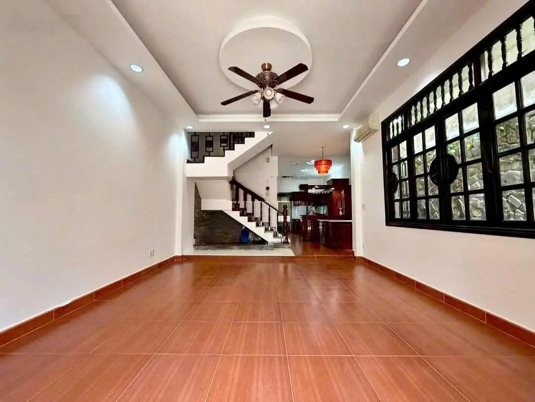 Nhà Trệt Lầu gần Nhà Thờ Fatima, Đại Học Luật- Hiệp Bình Chánh Thủ Đức. Đầy đủ tiện ích, có sân.