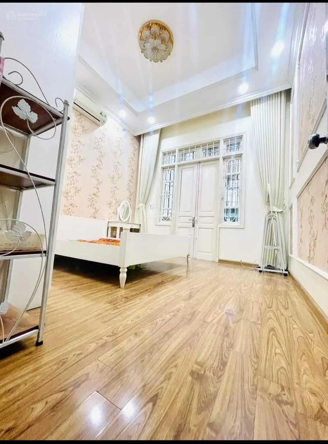 Chính chủ cần bán nhà Thiên Hiền diện tích 58m2, 4tầng full nội thất, giá 11, 5tỷ