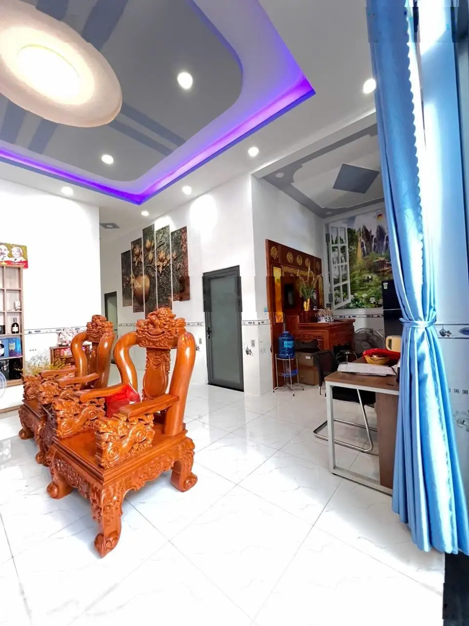 Bán Nhà gần chợ Hóc Môn 8,3x19 . Sân để xe hơi