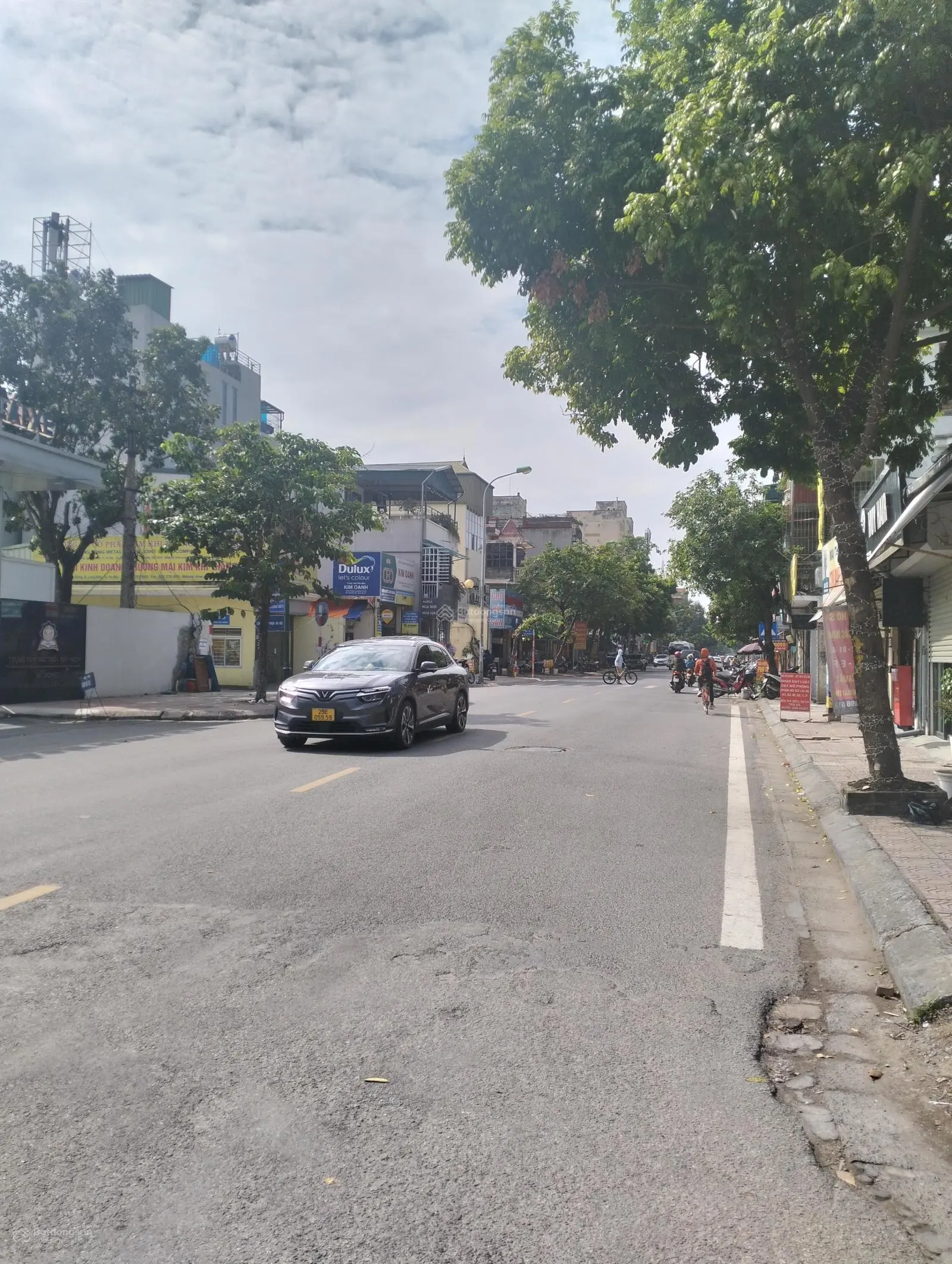Bán đất giá cực chất tại phố Sài Đồng, giá 29 tỷ, 200m2 mặt tiền 10m ô tô tránh