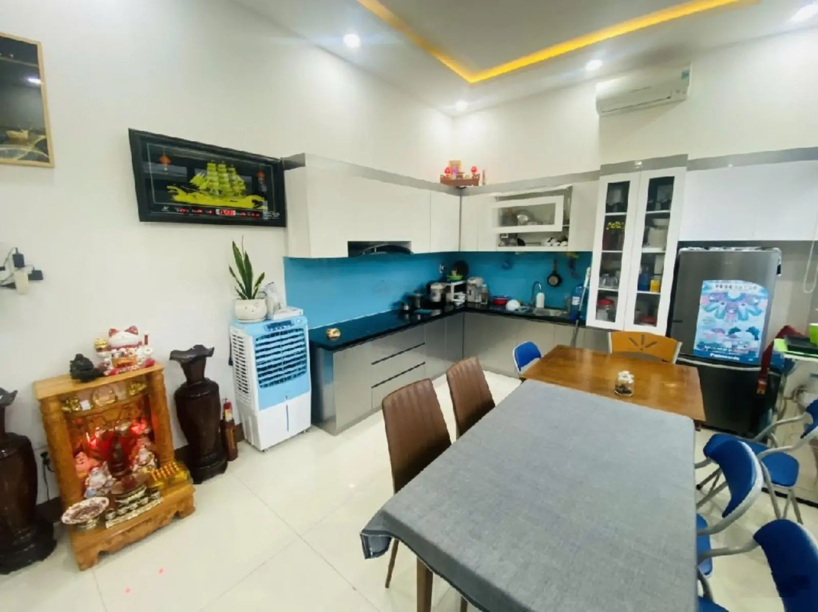 Bán nhà 3 tầng đường Chính Hữu lô góc kẹp kiệt, DT 130m2, ngang 5m, ngay phố du lịch, giá 14 tỷ5 TL