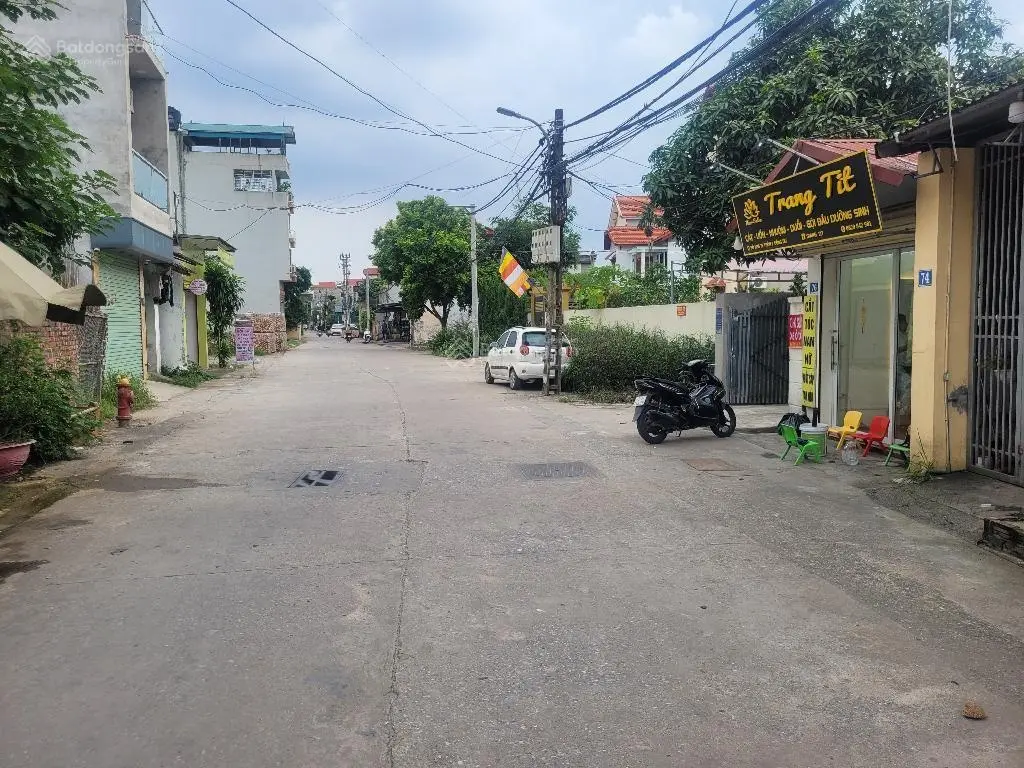 *Bát Khối - Đông Dư* ngõ 8 gần đê- 147m MT 8,4m - ô tô đi + ngõ thông* ở và để dành