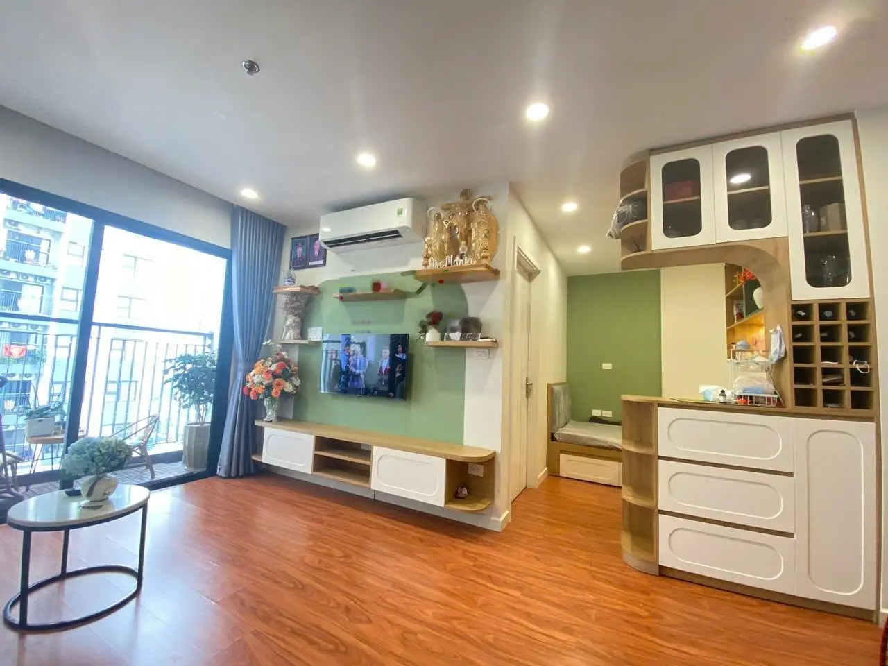Chính chủ bán căn hộ 43m2 full nội thất toà Imperia Smartcity, giá 3tỷ180