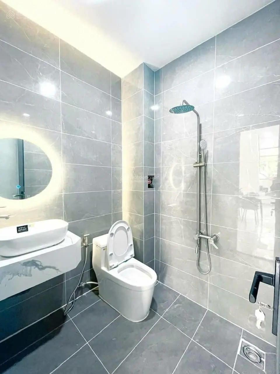 Chính chủ kẹt tiền bán gấp căn nhà sau lưng chợ BÌNH CHÁNH, TRỊNH NHƯ KHUÊ, 5,3mx21m, giá 740 triệu