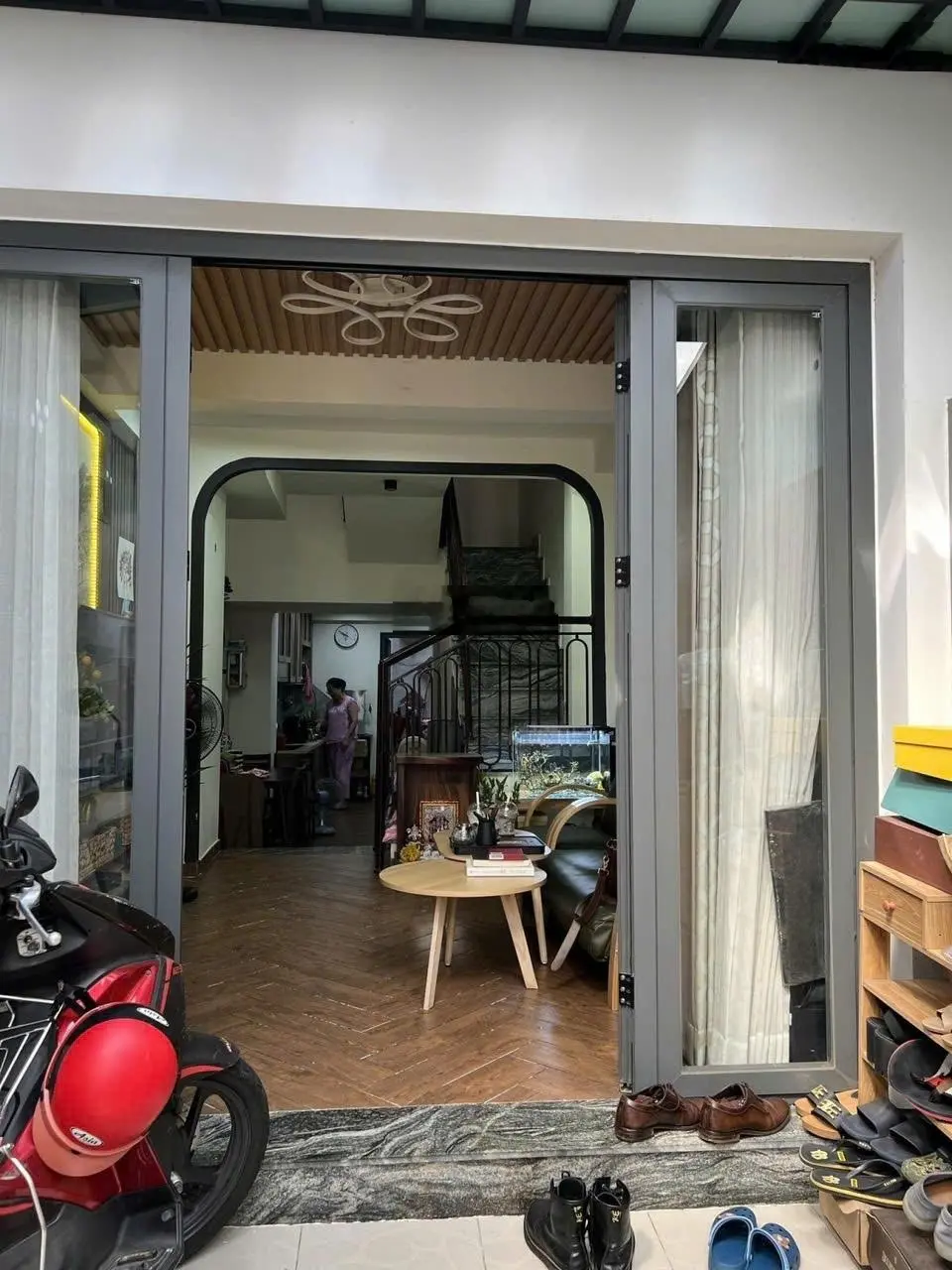 Gấp bán nhà HXH đường Phạm Văn Hai P. 3 Quận Tân Bình 40m2 4 tầng chỉ 6 tỷ 450 TL full nội thất
