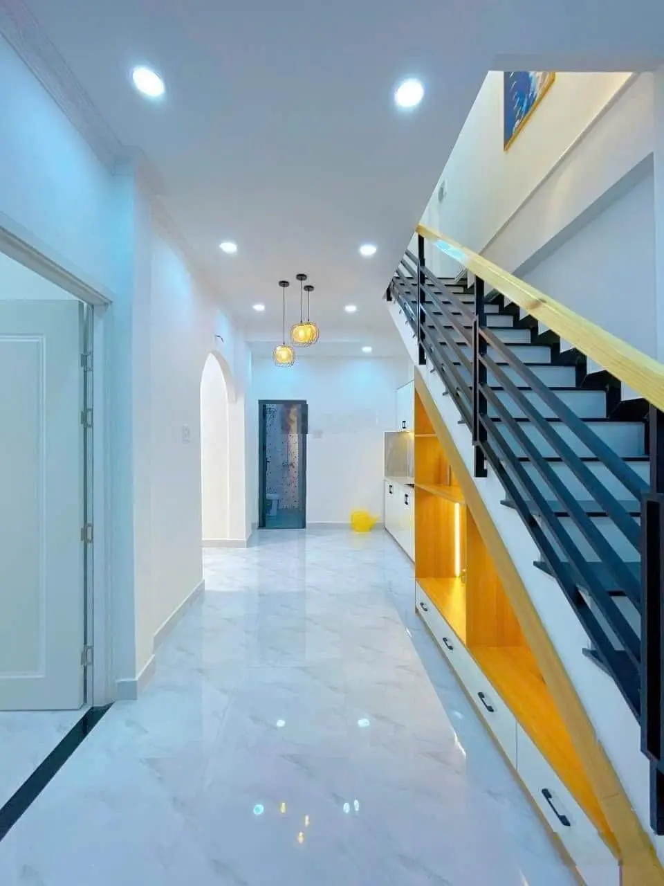 Nhà mới sửa lại ngay sát trường mầm non hoa hồng mặt đường Đoàn Nguyễn Tuấn 75m2 sổ sẵn
