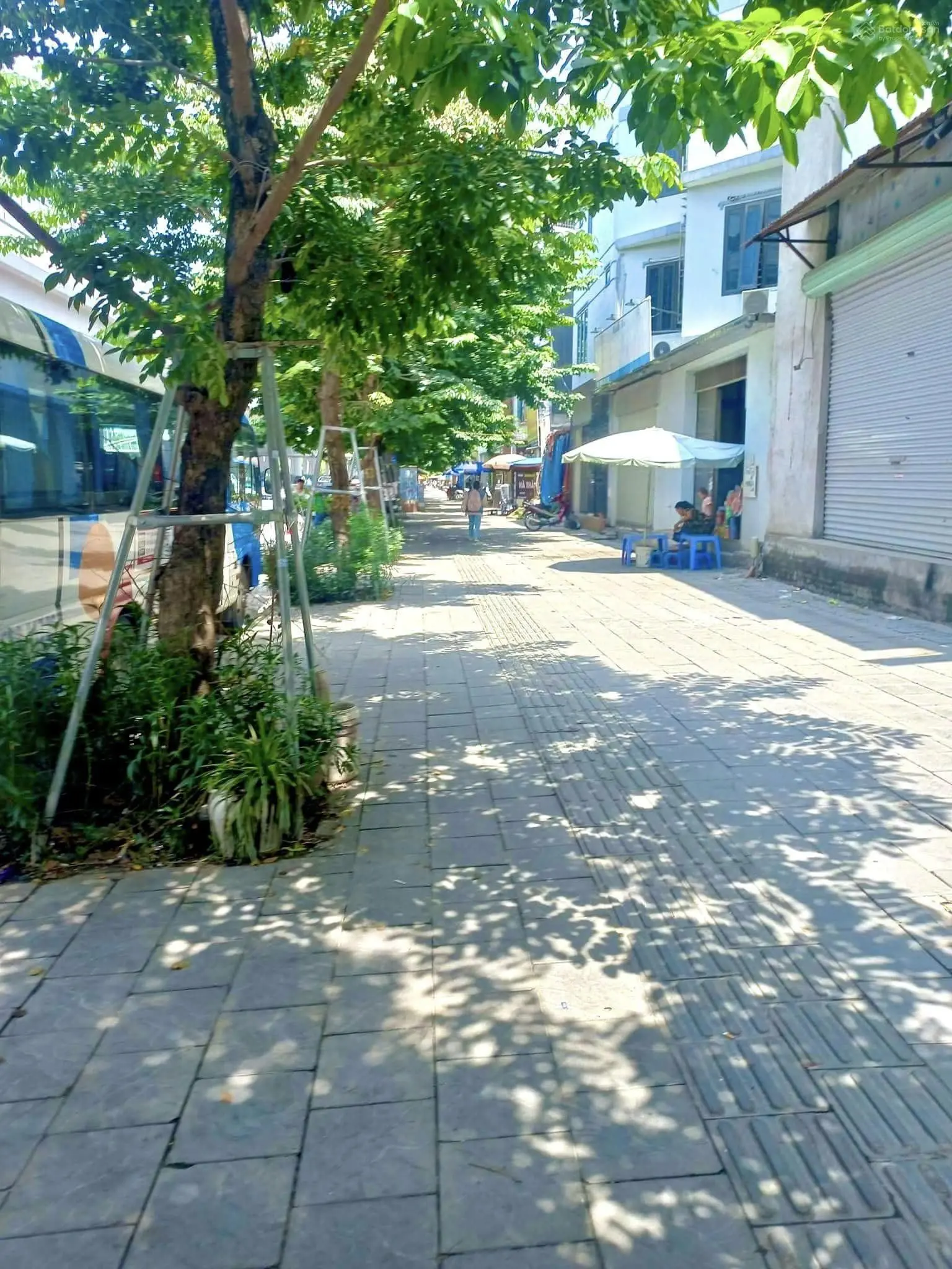 Mặt phố Phạm Văn Đồng - Lô góc vỉa hè rộng - Nhà 4 tầng kinh doanh - Xây building cực đỉnh