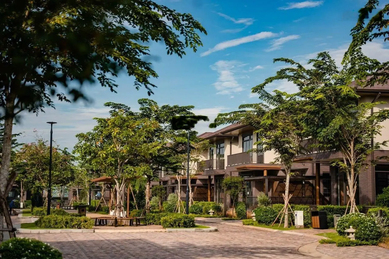Biệt thự 2 mặt tiền view kênh đào sau nhà và công viên trước nhà khu compound The Aqua Waterpoint