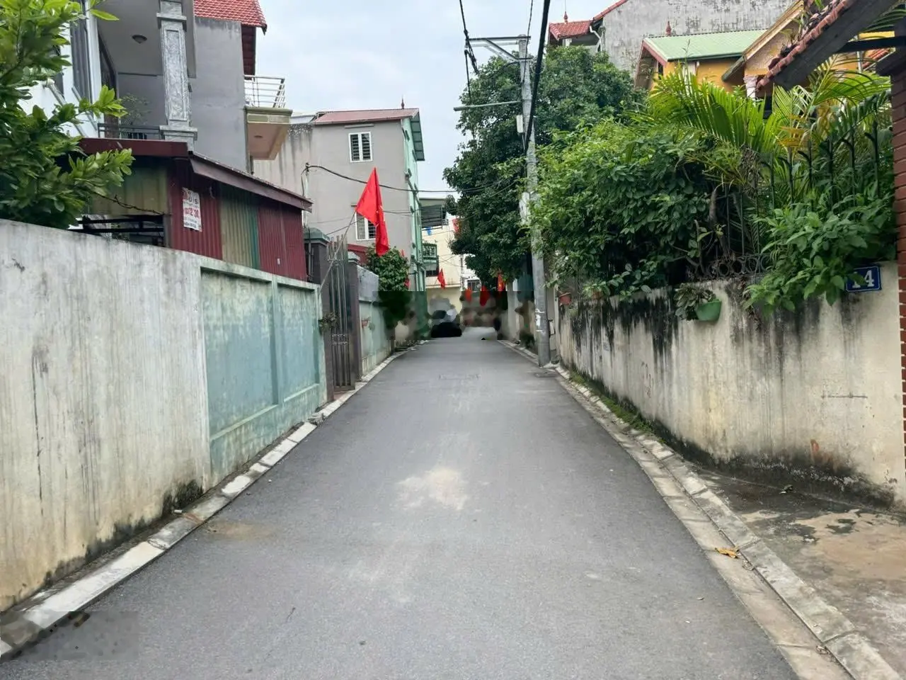 Cần bán nhà 2 tầng 42,5m2 đất tặng nhà hai tầng đường ô tô 16 chỗ đi thông xã Đa Tốn, huyện Gia Lâm