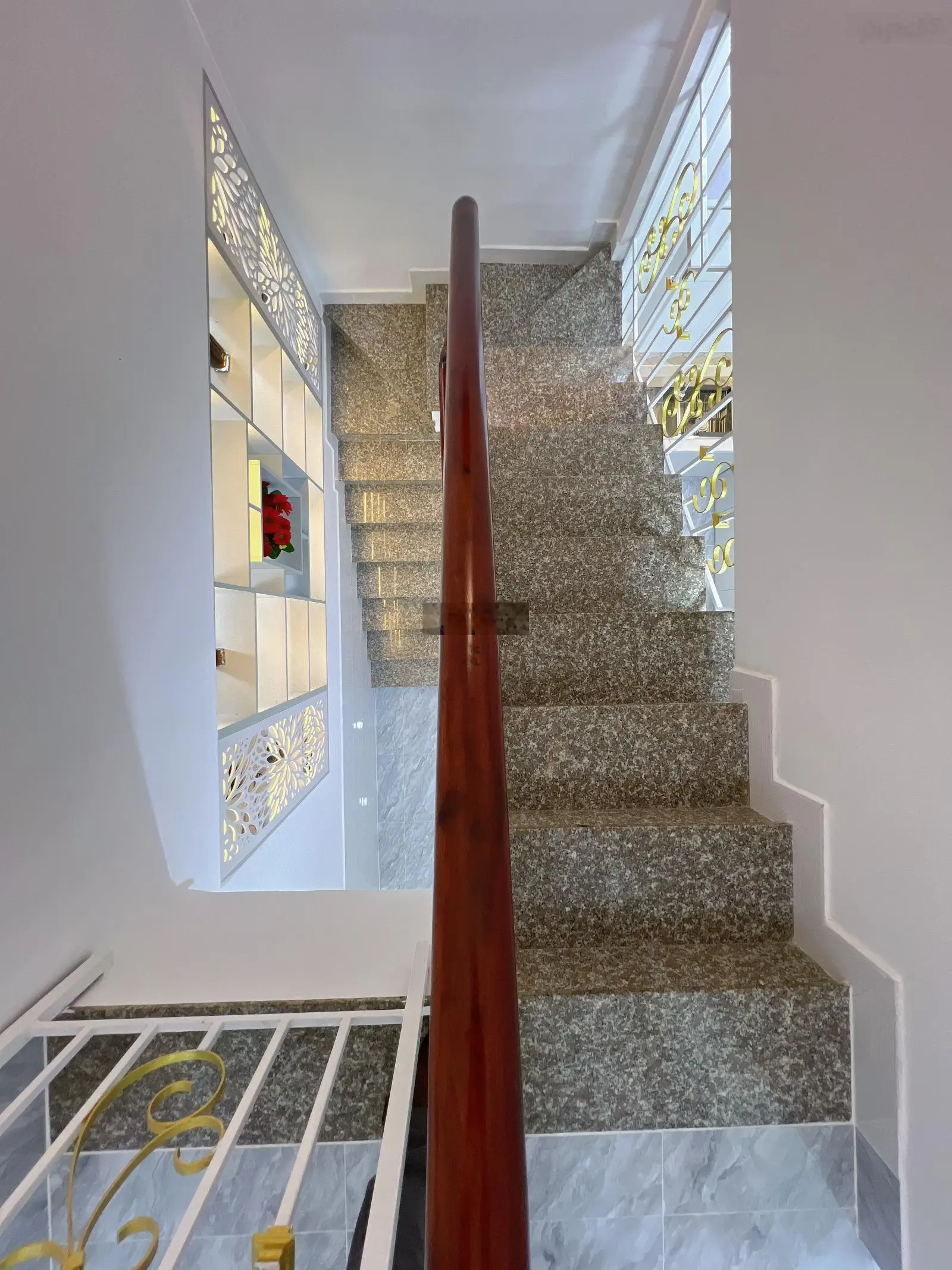Bán nhà quận 7, đường huỳnh tấn phát, 5,5m x 10m nhà 2 tầng, 3pn, 2wc shr ccvb 2,25 tỷ.