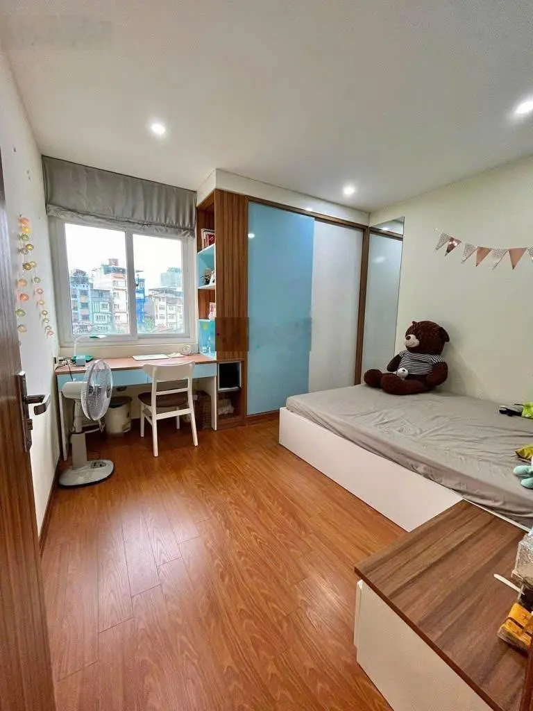 Bán nhà mặt phố Nguyễn Trãi - lô góc - 85m2 - 3 phòng ngủ - full nội thất - (TX361337)