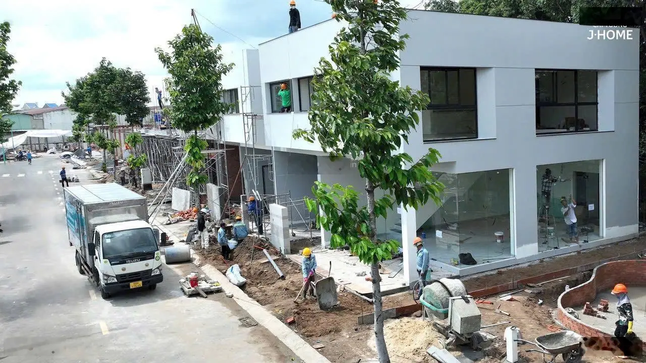 Bán nhà 2tầng đường dt 743A tp thuận an 3,3tỷ nhà mới xây