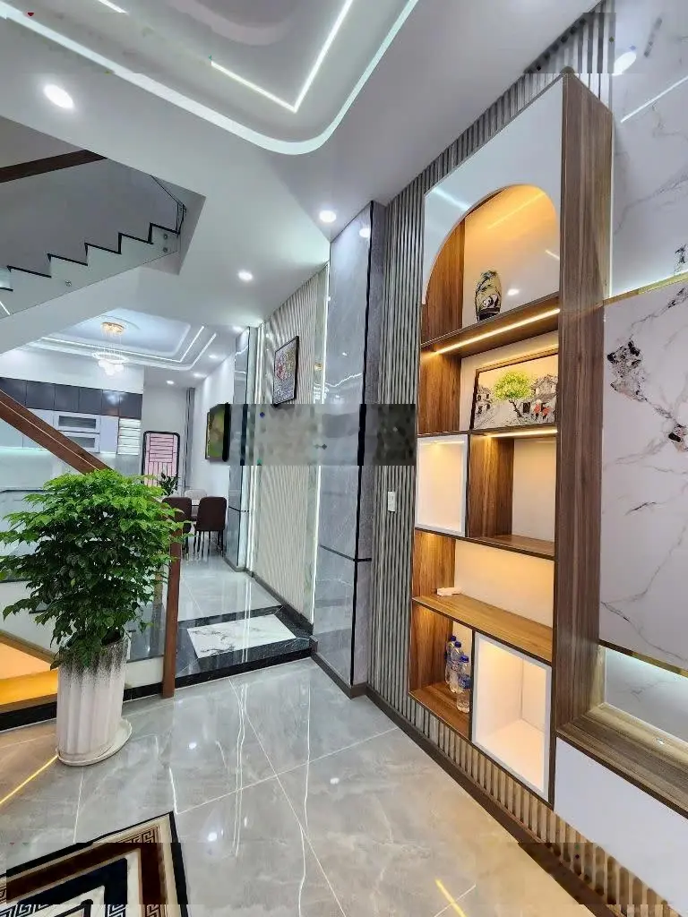 Nhà full nội thất gần trung tâm y tế Dĩ An, đường 13m thông