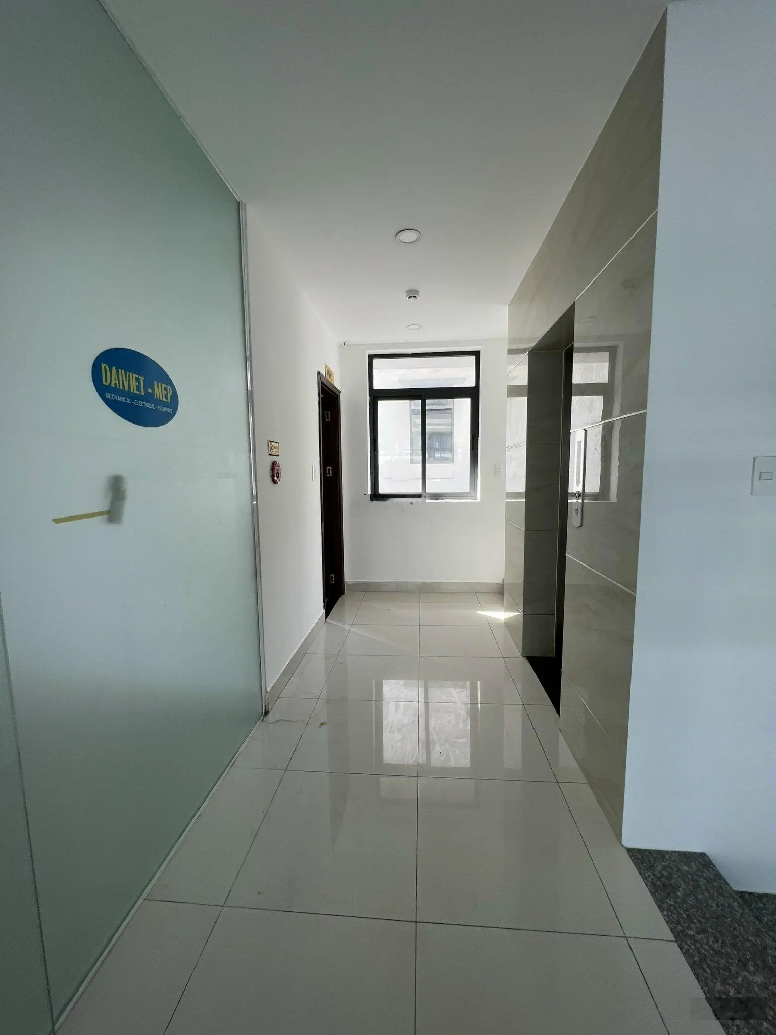 Bán nhanh nhà mặt tiền đường 35m Vạn Phúc - Mặt tiền ngang 7m - 6 tầng - Đã có sổ hồng riêng