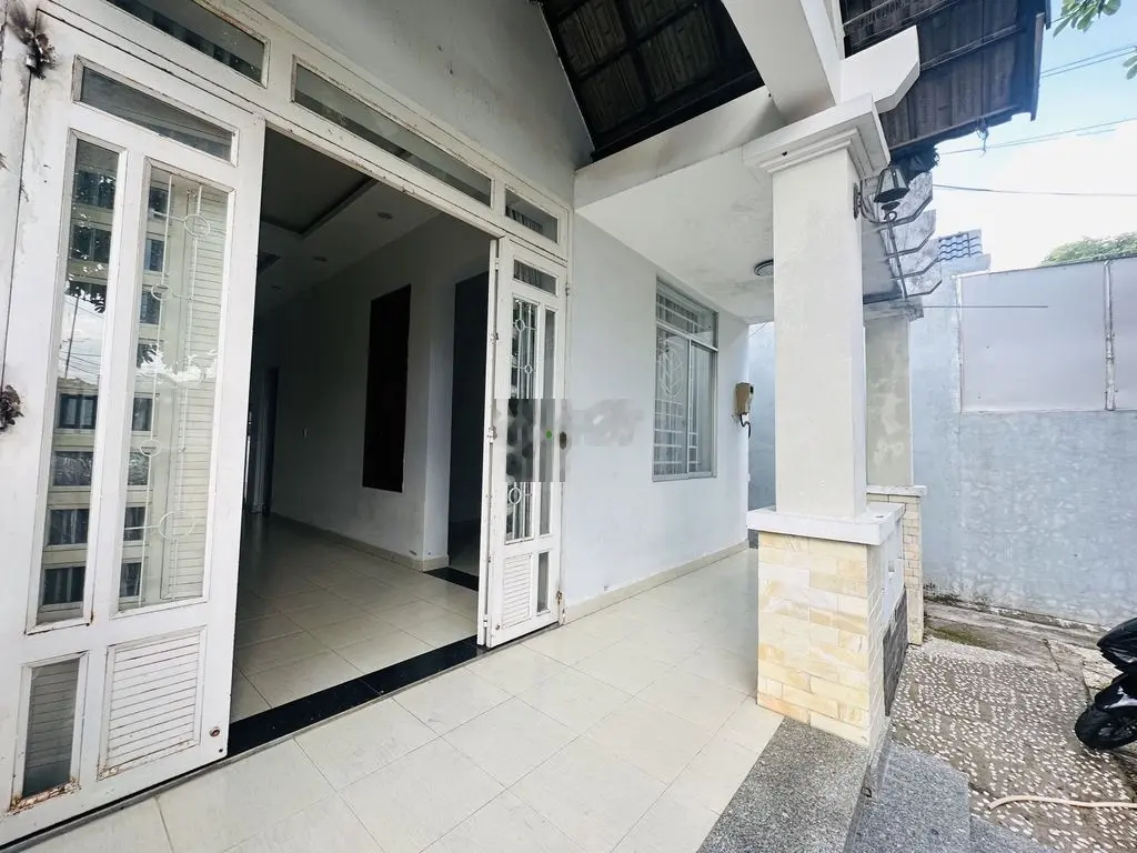 Cần bán nhà mái thái sân vườn gần chợ Quang Thắng, Trảng Dài ,Biên Hoà giá 2,3 tỷ, diện tích 210 m2