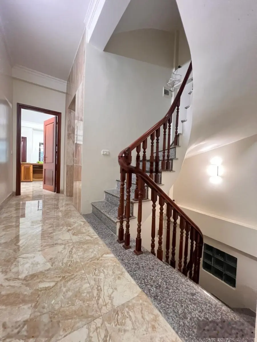 Duy nhất thị trường! Hoàng Cầu thang máy - phân lô ôtô tránh - kinh doanh vô đối DT khủng 60m2*6T