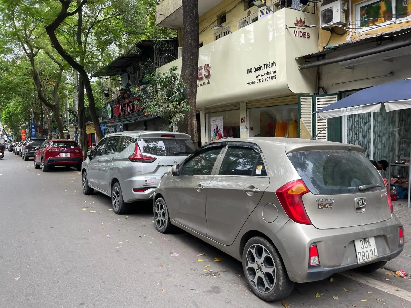 Mặt Phố Quán Thánh Ba Đình Dt:65m x 3T Mt:12m Giá 26 Tỷ Đang Cho Thuê 40 Triệu ÔTô Đỗ Cửa Ngày Đêm