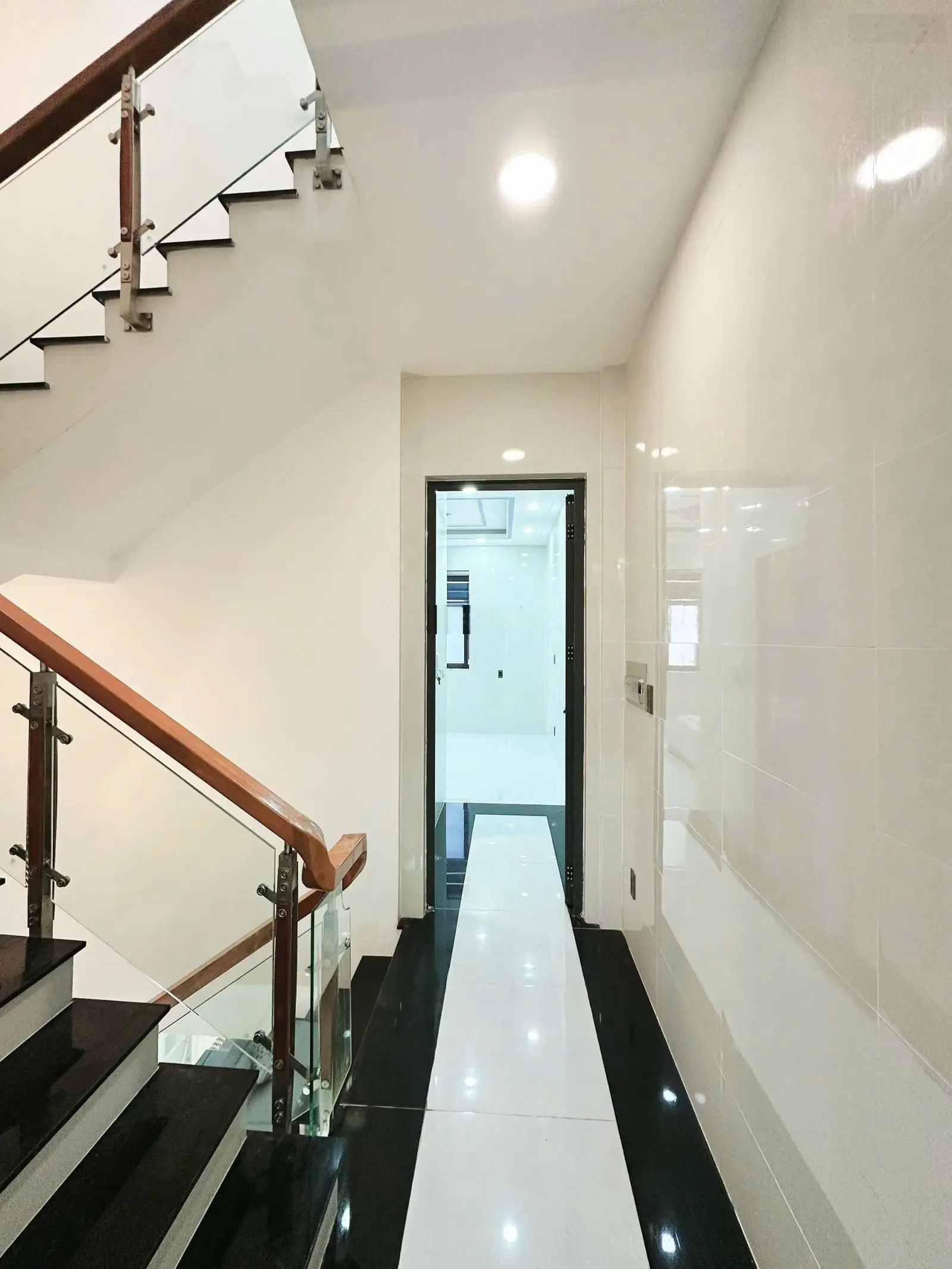 Nhà phố 3 lầu HXH đường Huỳnh Thị Đồng (hẻm 1979 cũ)
