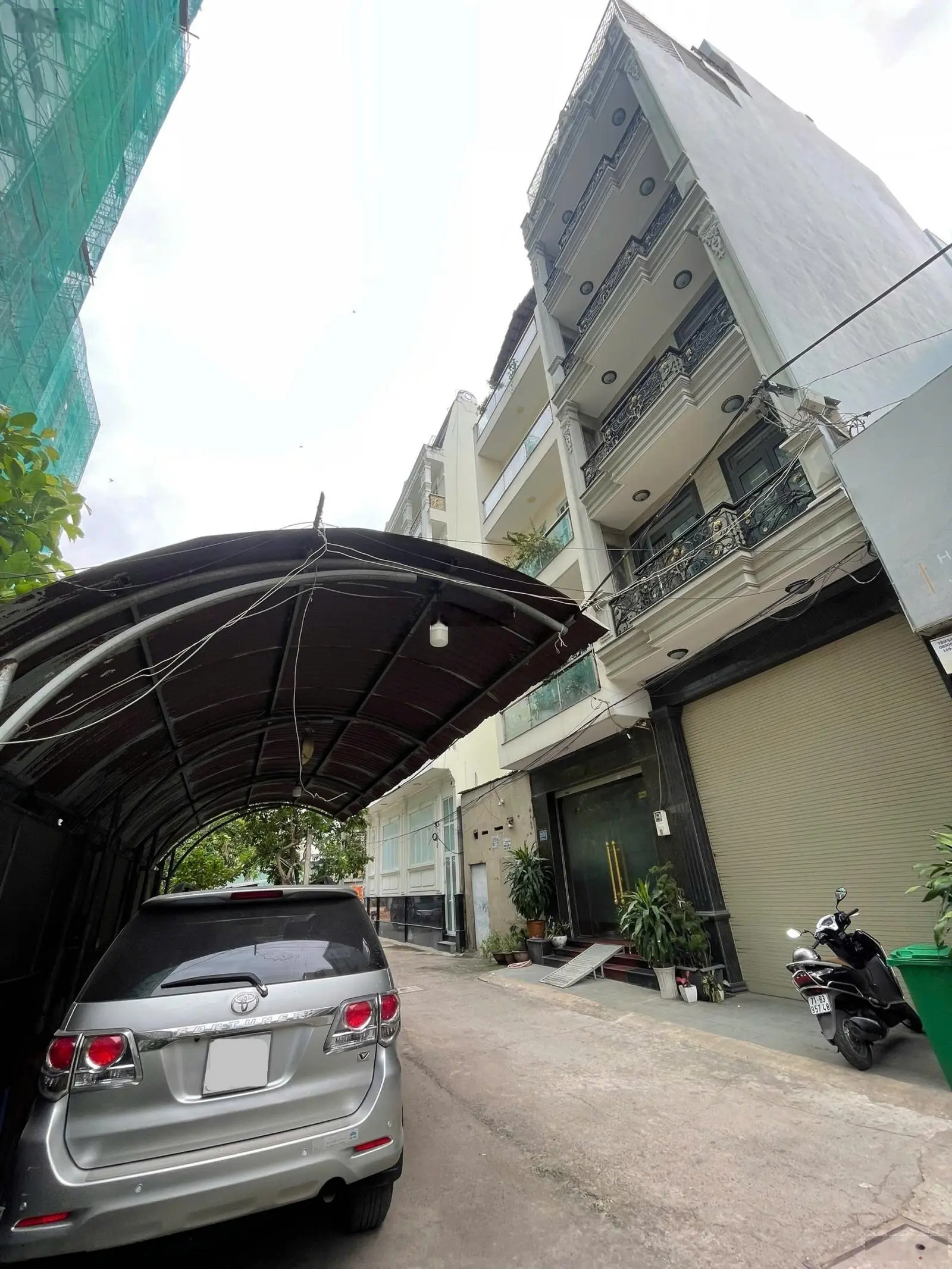 Bán nhà Lý Thường Kiệt, Quận 10 - Hẻm nhựa 10m - 7 tầng có hầm để ô tô, có thang máy chỉ 18 tỷ