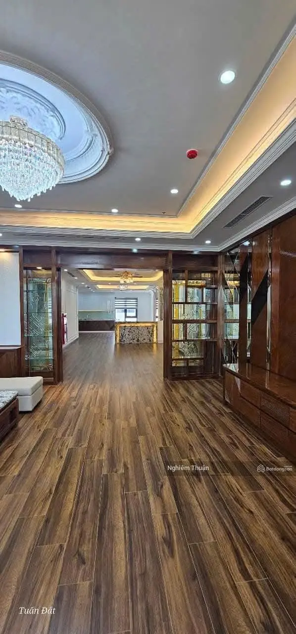 Bán nhà mặt phố Nguyễn Hoàng, Cầu Giấy, Hà Nội. 9 tầng thông sàn, hiện đại. 170m2, MT 6,8m. Giá tốt