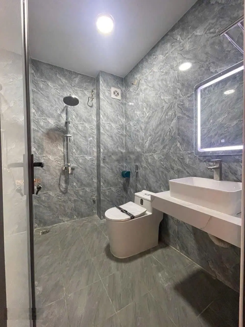 Lên một căn nhà xây mới cứng - An Dương - Tây Hồ