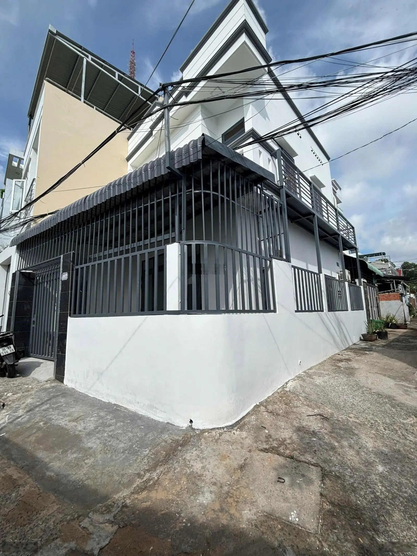 Trệt lầu góc 2 mặt tiền Man Thiện, Quận 9. Diện tích sử dụng 80m2