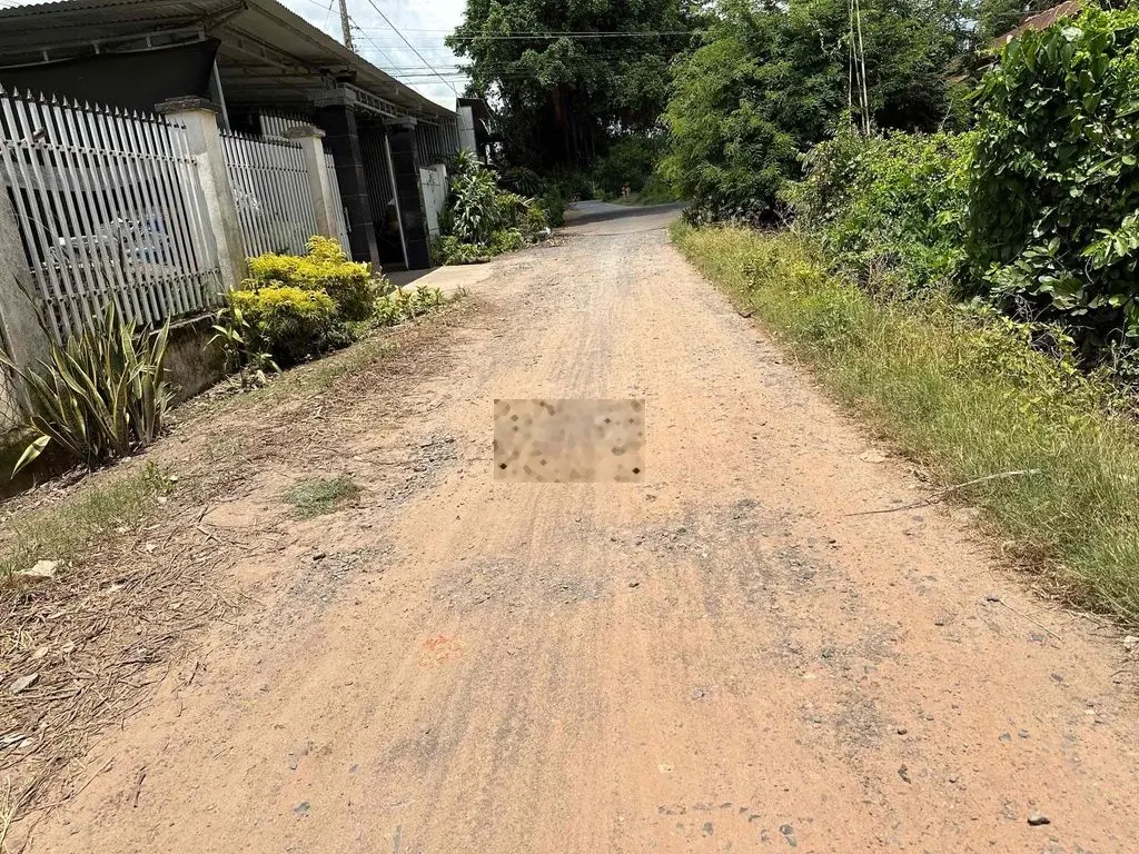 HOT….379 triệu 200m2 thổ MÀ ĐƯỜNG ĐANG ỦI CHUẨN BỊ LỆN NHỰA Rẻ quá