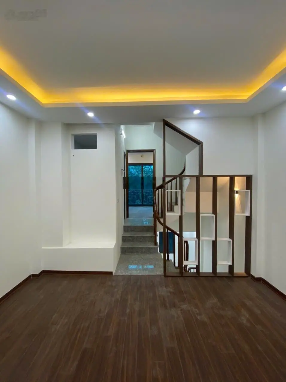 Gấp quá rồi, giảm 300 triệu, nhà 5 tầng 40 m An Khánh Hoài Đức ô tô, kinh doanh, sát đại lộ, 5 tỷ.