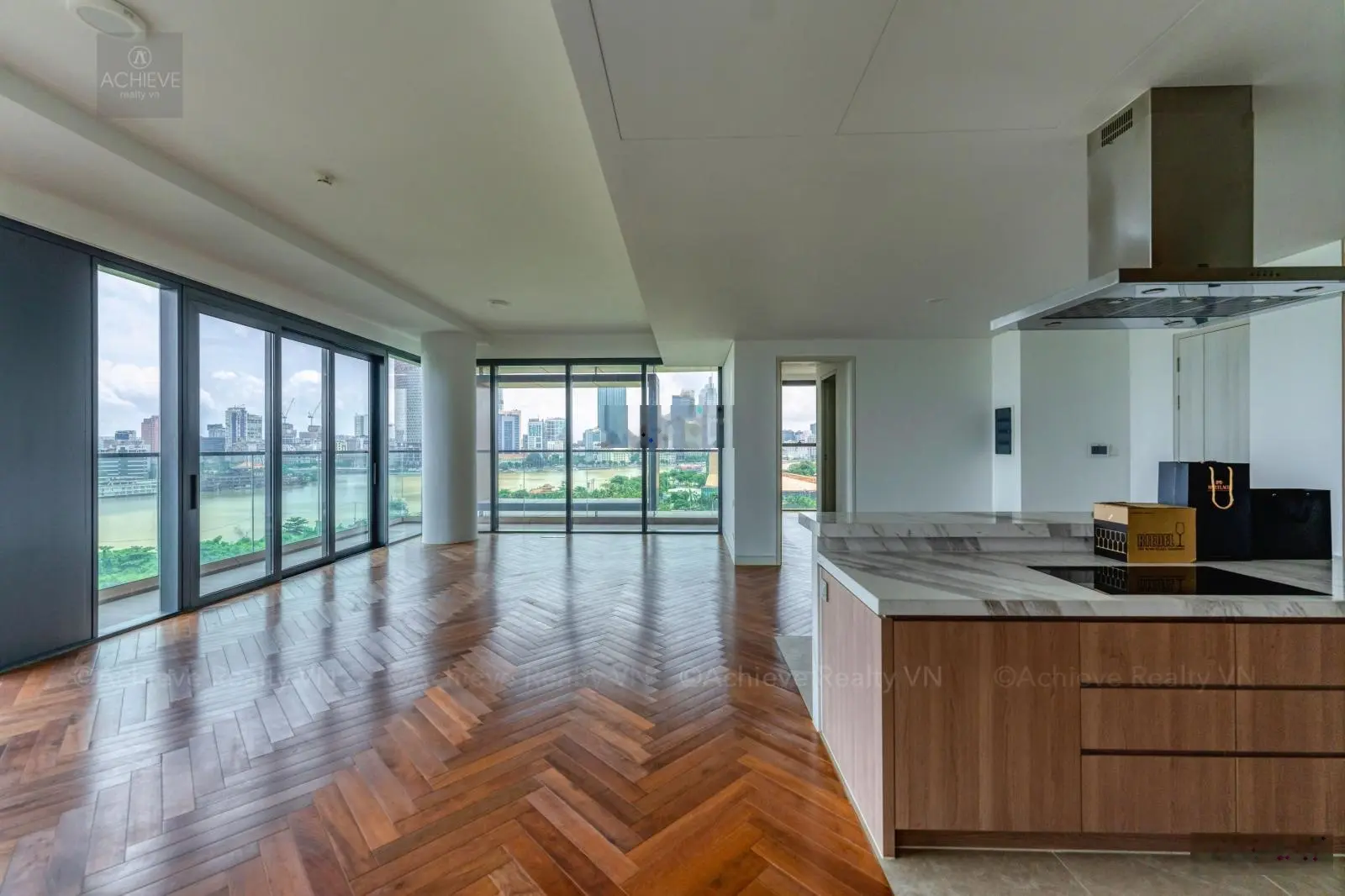 Cập nhật các căn hộ đặc biệt, siêu hiếm 4 PN - duplex-penthouse đang bán. LH: 0708 899 *** Hoàng Phú