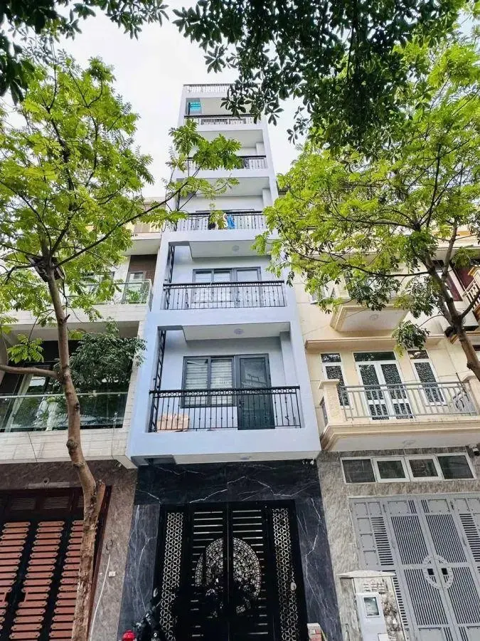 Rẻ nhất KV, nhỉnh 19 tỷ, CHDV 7 tầng, 60m2, MT 4m, khu liền kề Triều Khúc - Thanh Trì, Ô tô tránh