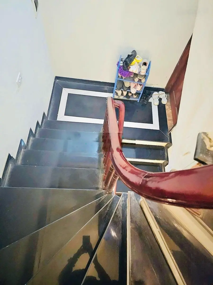 Bán nhà La Thành diện tích 54 m2, 5 tầng, 9.1 tỷ Đống Đa. Lô góc