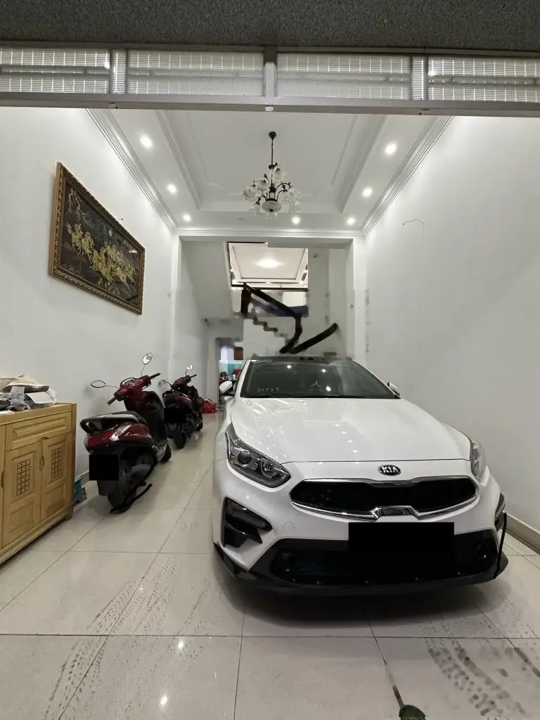 Nhà bán hẻm xe hơi ngủ trong nhà , thông, 4 tầng 4m x 15m(60m2) Tân bình, giá 12ty