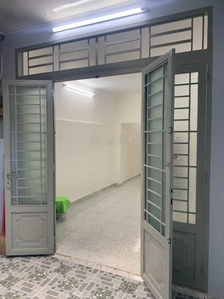 Nhà hẻm nở hậu 4m VUÔNG đ,ẹp ,