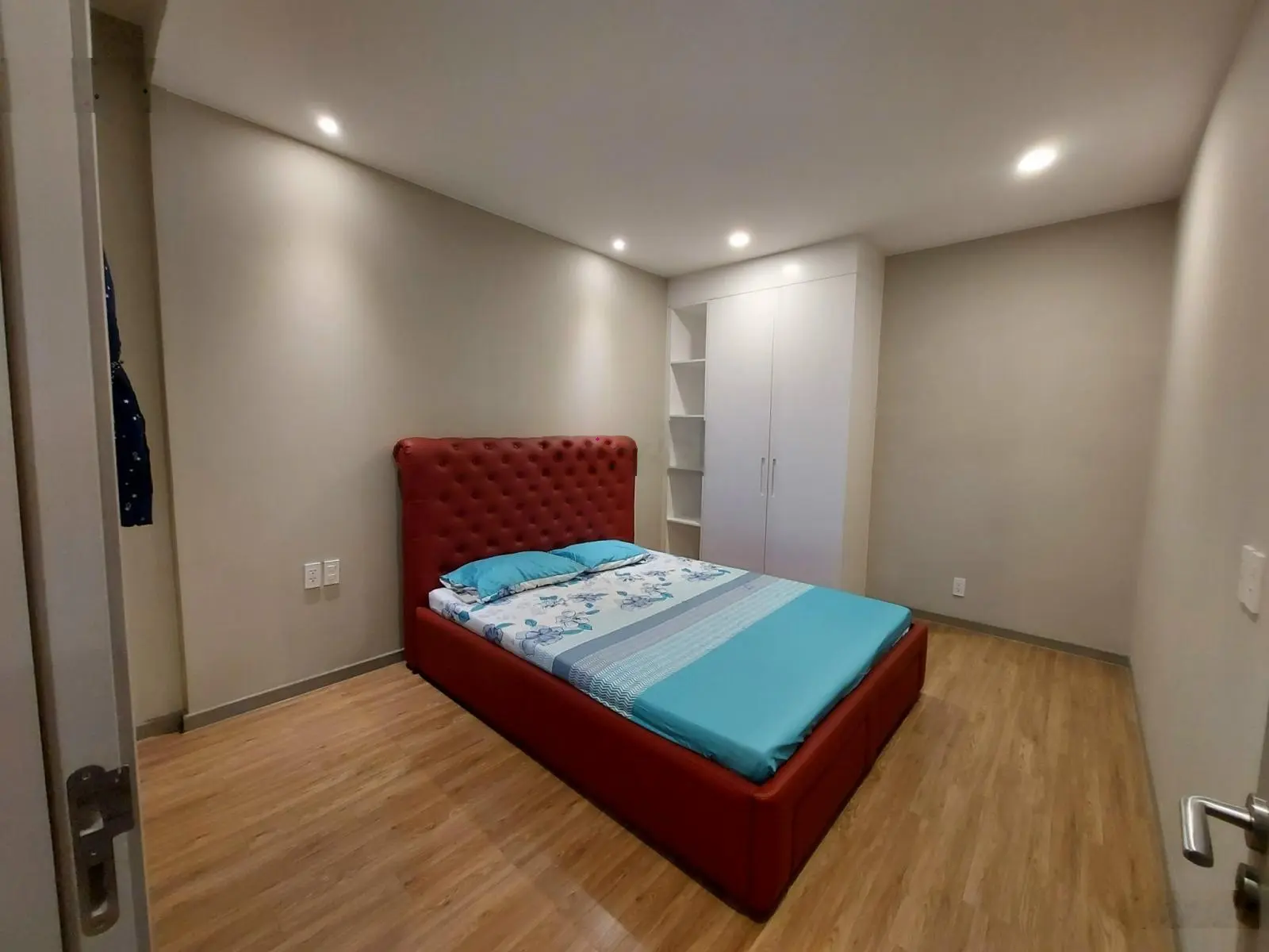 Mình cần bán gấp căn hộ 92m2 view sông giá tốt nhất thị trường có sẵn hợp đồng thuê