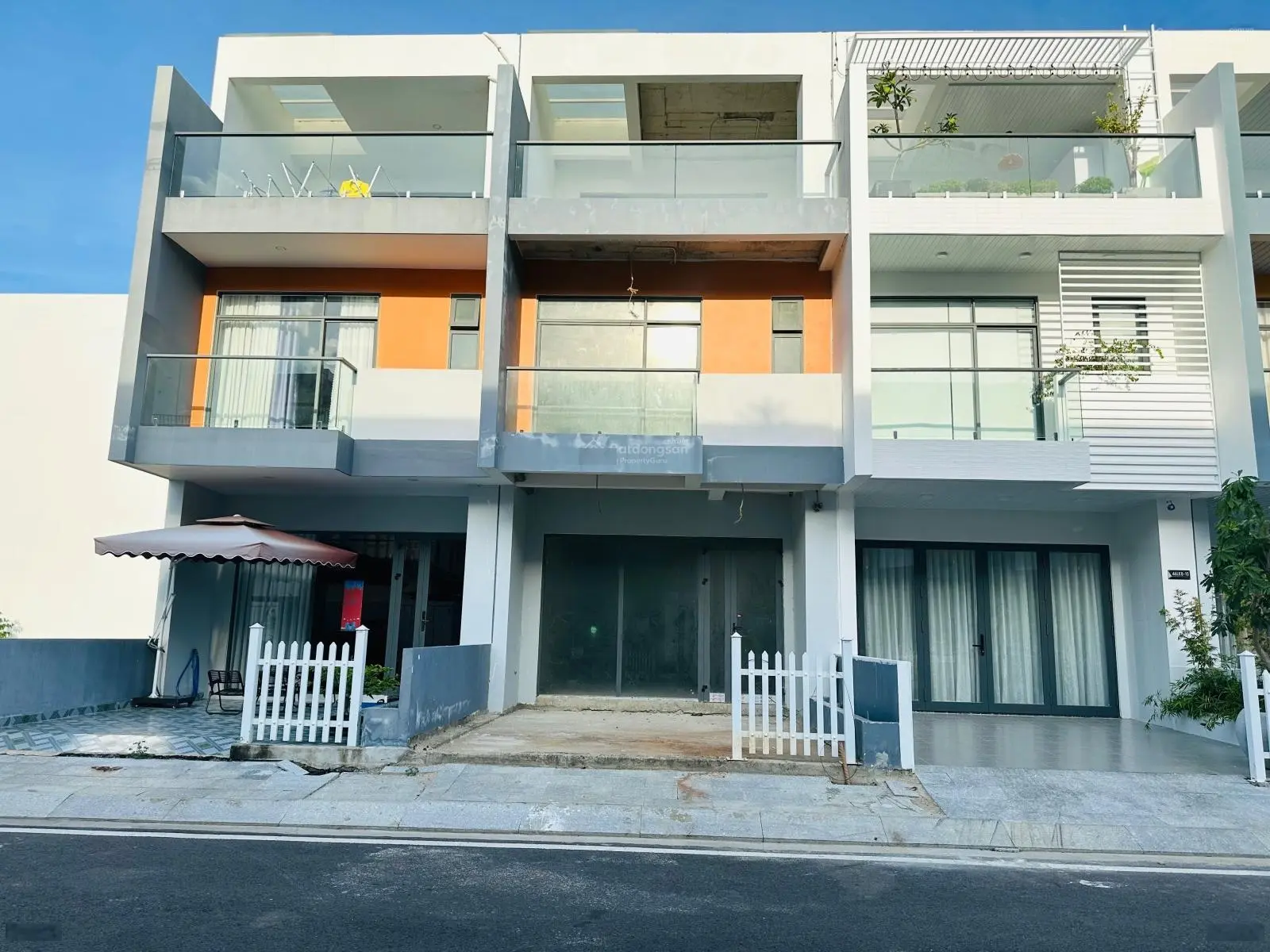 Nhà gói 8 KĐT Mỹ Gia giá 4tỷ150 căn sạch gần hồ bơi