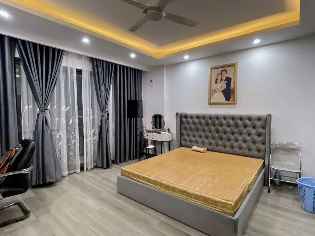 Nhà Nguyễn Đổng Chi, Cạnh Vinhomes Hàm Nghi, 55m2 x 6 tầng x MT5m, phân lô, ô tô, giá chỉ 14,1 tỷ.