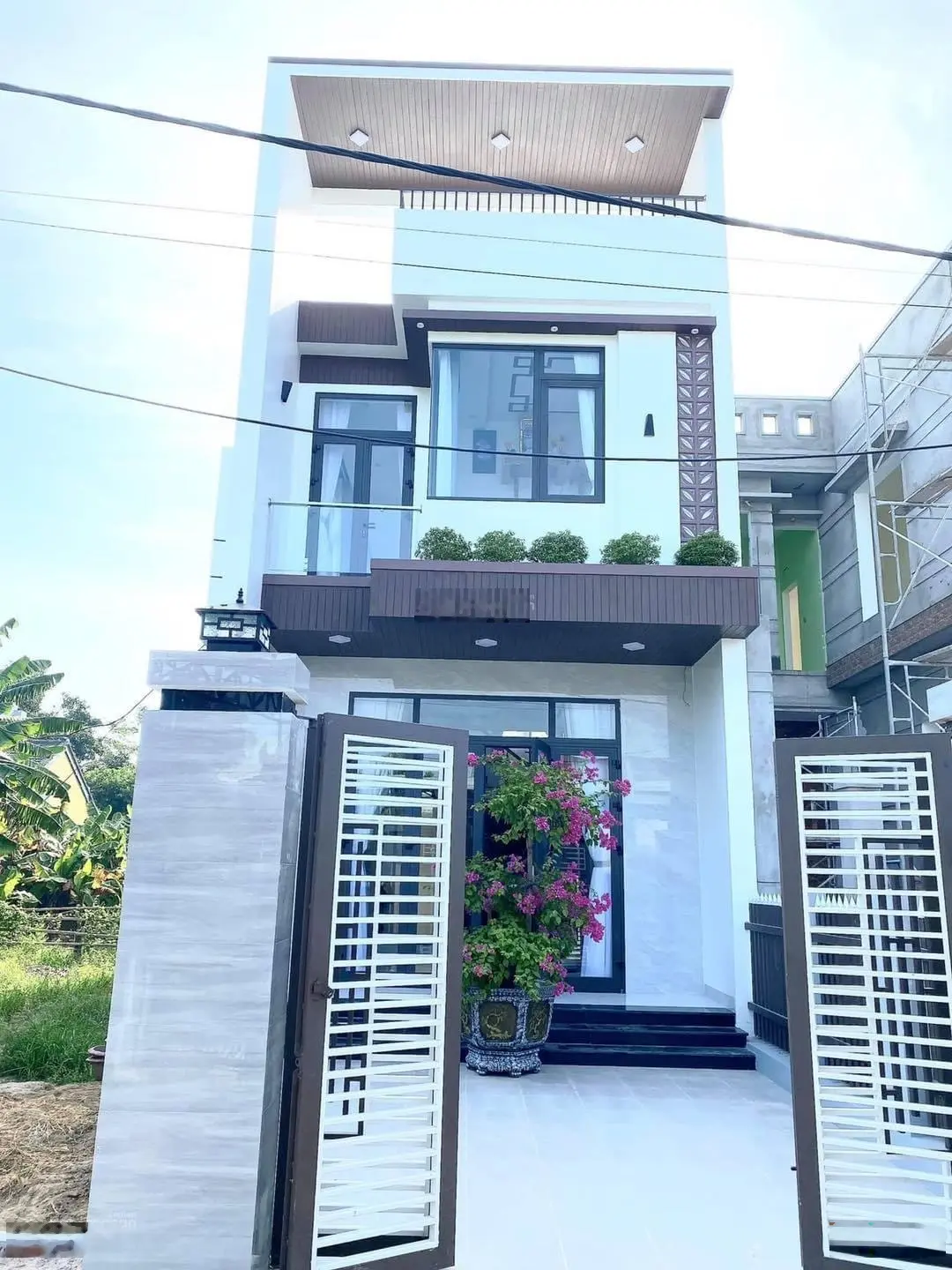 Hàng thơm. Bán nhà đẹp mới xây 1 trệt 1 lầu Đ. Huỳnh Tấn Phát, Quận 7. DT 60m2