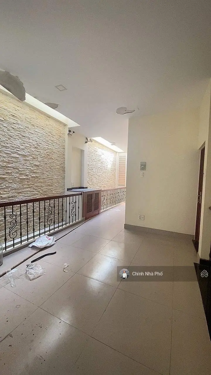 Ngay ETOWN Cộng Hòa, Tân Bình, 4 tầng, 7,2m x 26m, 6PN, HXT 8m thông, vỉa hè