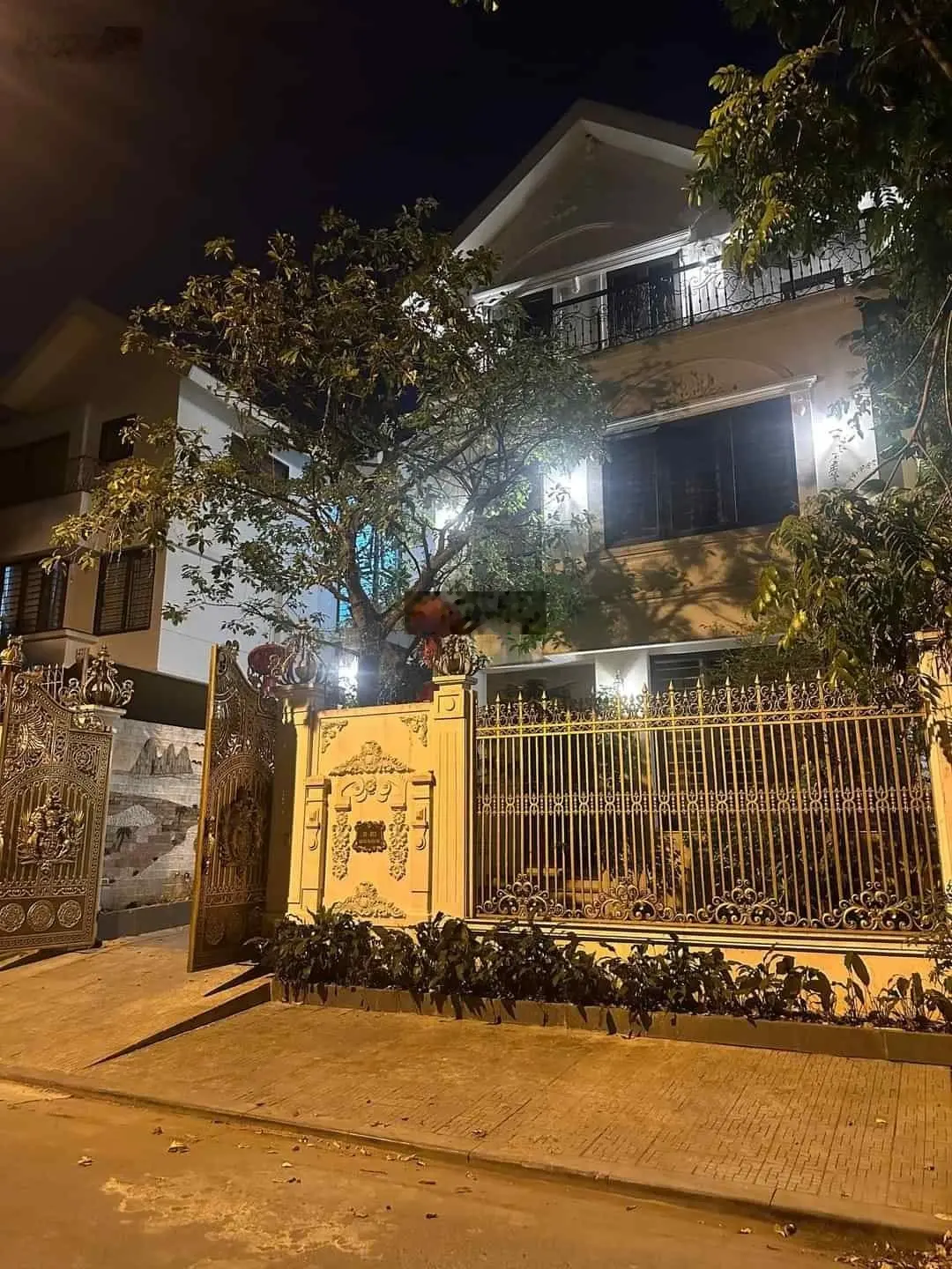 Bán biệt thự KĐT Văn Phú, Hà Đông 200m2, 3 tầng, MT 10m = 34 tỷ