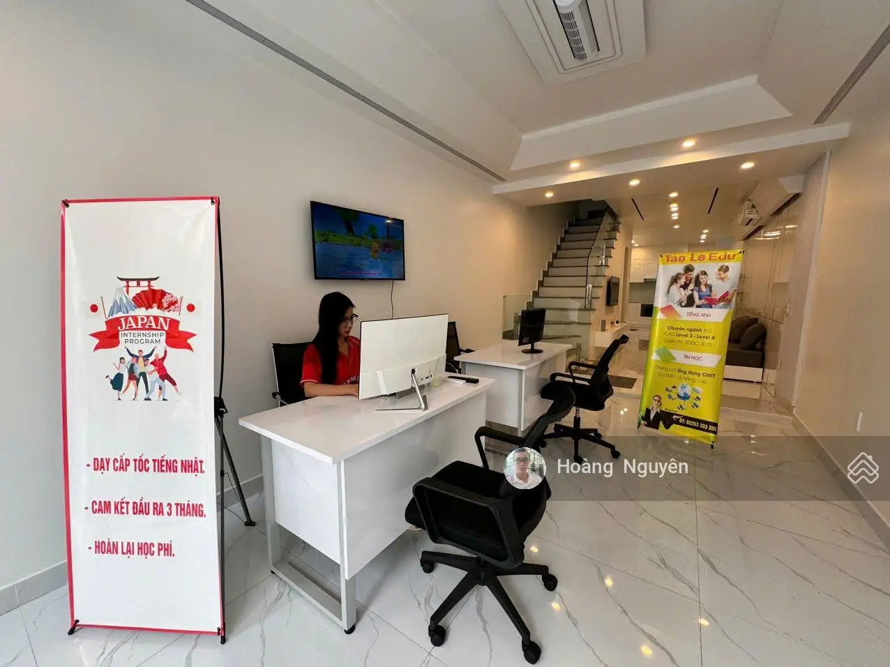 Bán nhà 4 tầng mặt đường Trại Lẻ gần Aeon kinh doanh buôn bán tốt