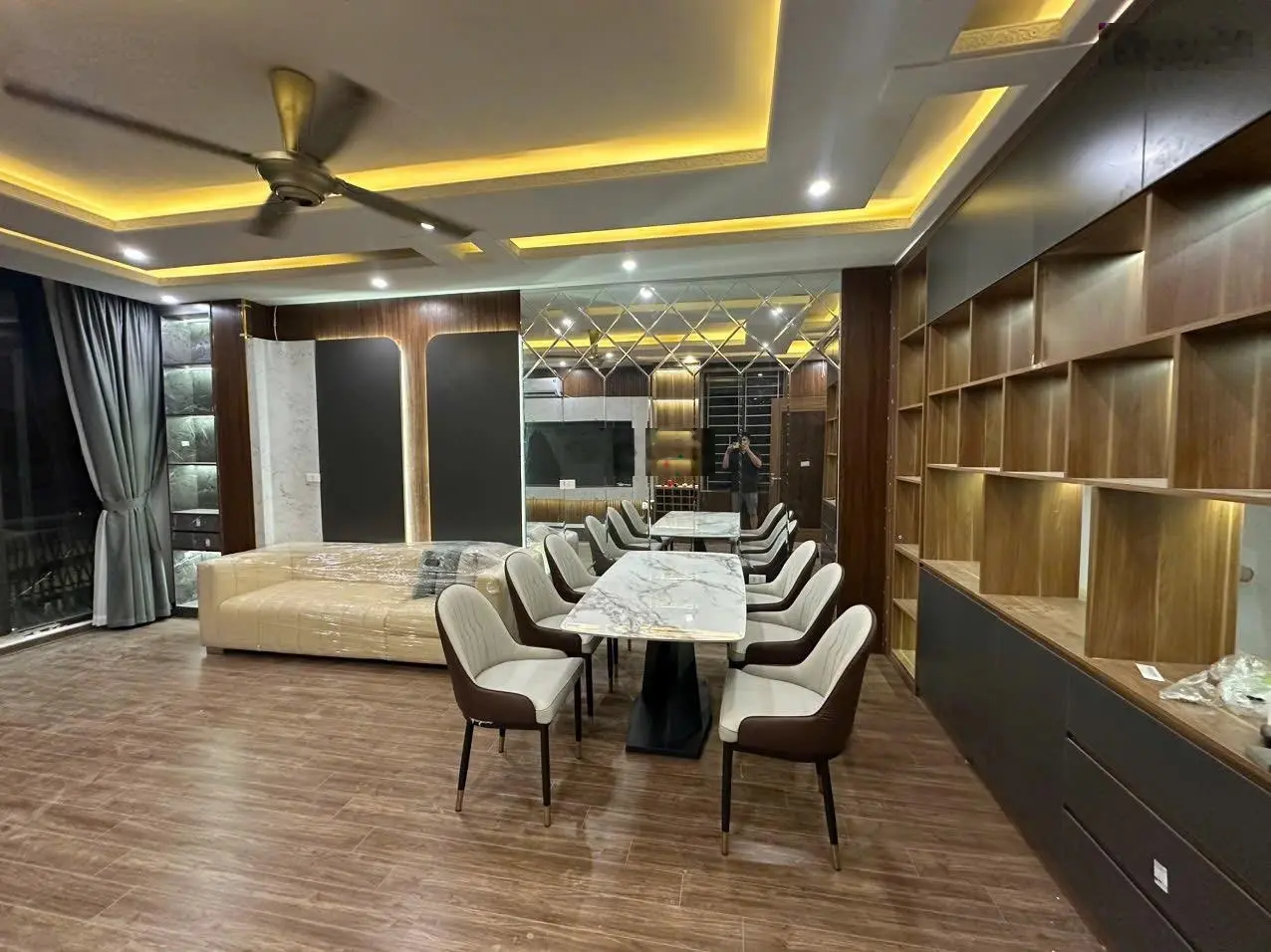 Nhà lô góc 2 mặt thoáng, ngõ ôtô tránh - trung tâm Cự Khối, gần chợ, 50m ra trường học, kinh doanh