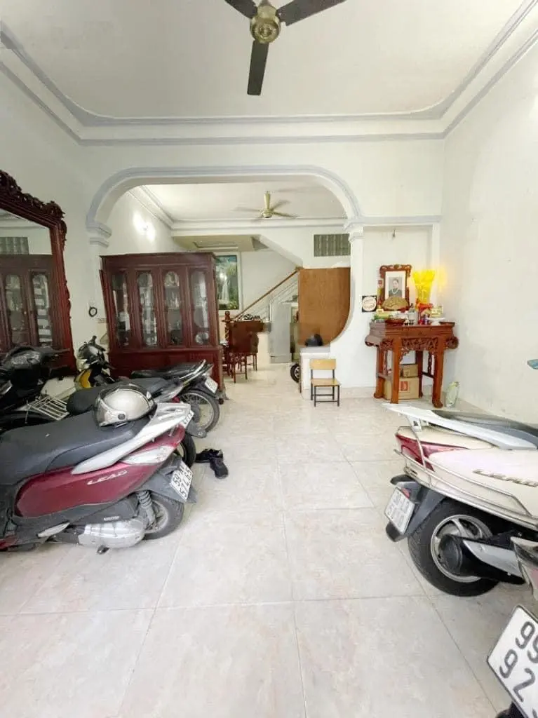 Nhà mặt tiền ngay Hoàng Hoa Thám, Tân Bình - 4x10m - sổ vuông vức, 3 tầng - giá 9. X tỷ