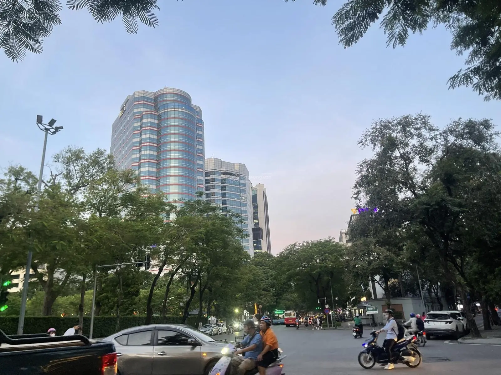 Bán nhà Phố Lý Thường Kiệt, Hoàn Kiếm, ô tô vào nhà, kinh doanh, 35m2, MT: 5m. Giá 10 tỷ. Cực hiếm