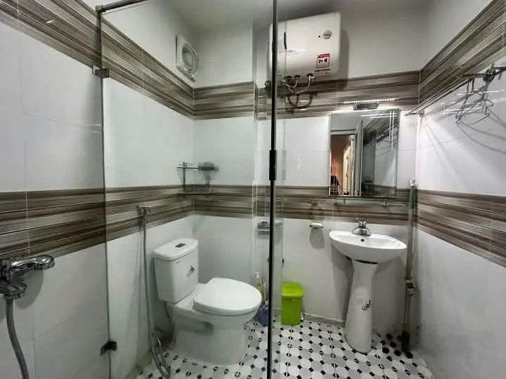 Bán nhà 5 tầng khu nguyễn tri phương vip nhất ba đình - nhà dân xây - móng lên được 7 tầng .