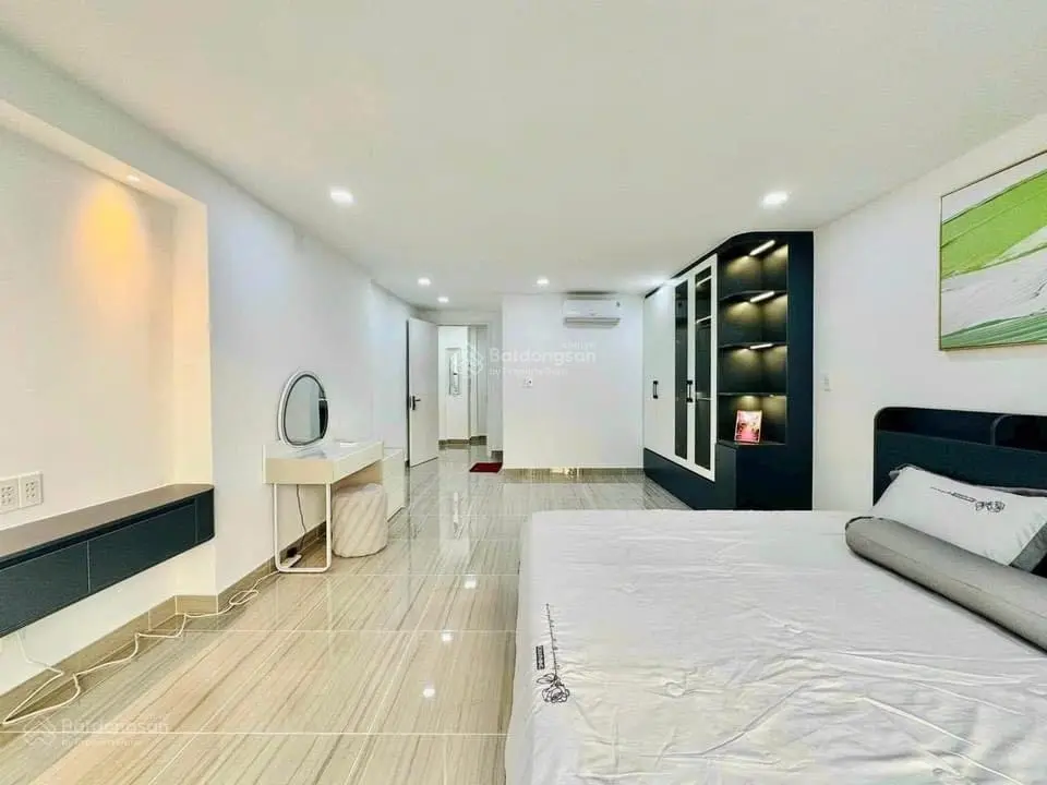 Nhà đẹp bán gấp Đào Duy Từ, P. 17, Phú Nhuận, DT: 52,8m2, (đang cho thuê 15tr/th)