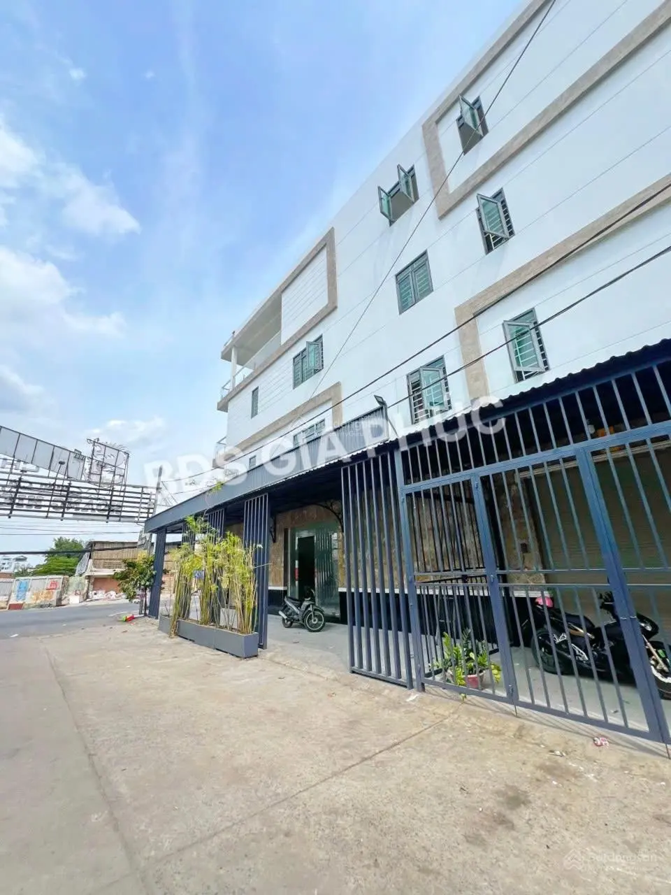 Bán nhà căn góc ngang 8 MT Lâm Văn Bền Q7 thích hợp làm VP, Kinh doanh với giá 33 tỷ (TL)